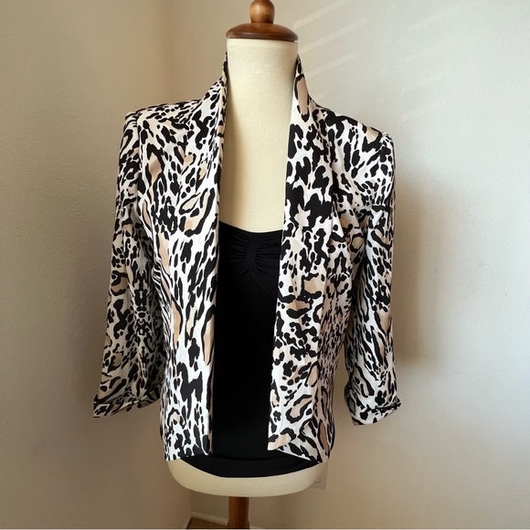 Bebe Shawl Collar White Leopard Blazer - Picture 2 of 10